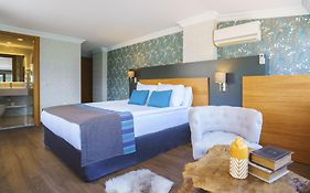 Qinn Hotel